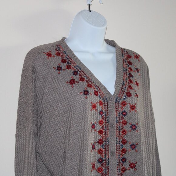 Entro Waffle Knit Button Down Embroidered Top - Picture 2 of 6